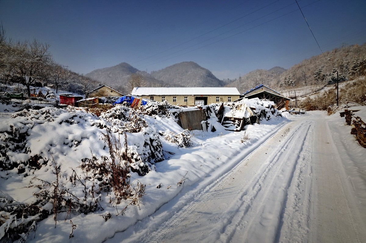 雪后山沟沟