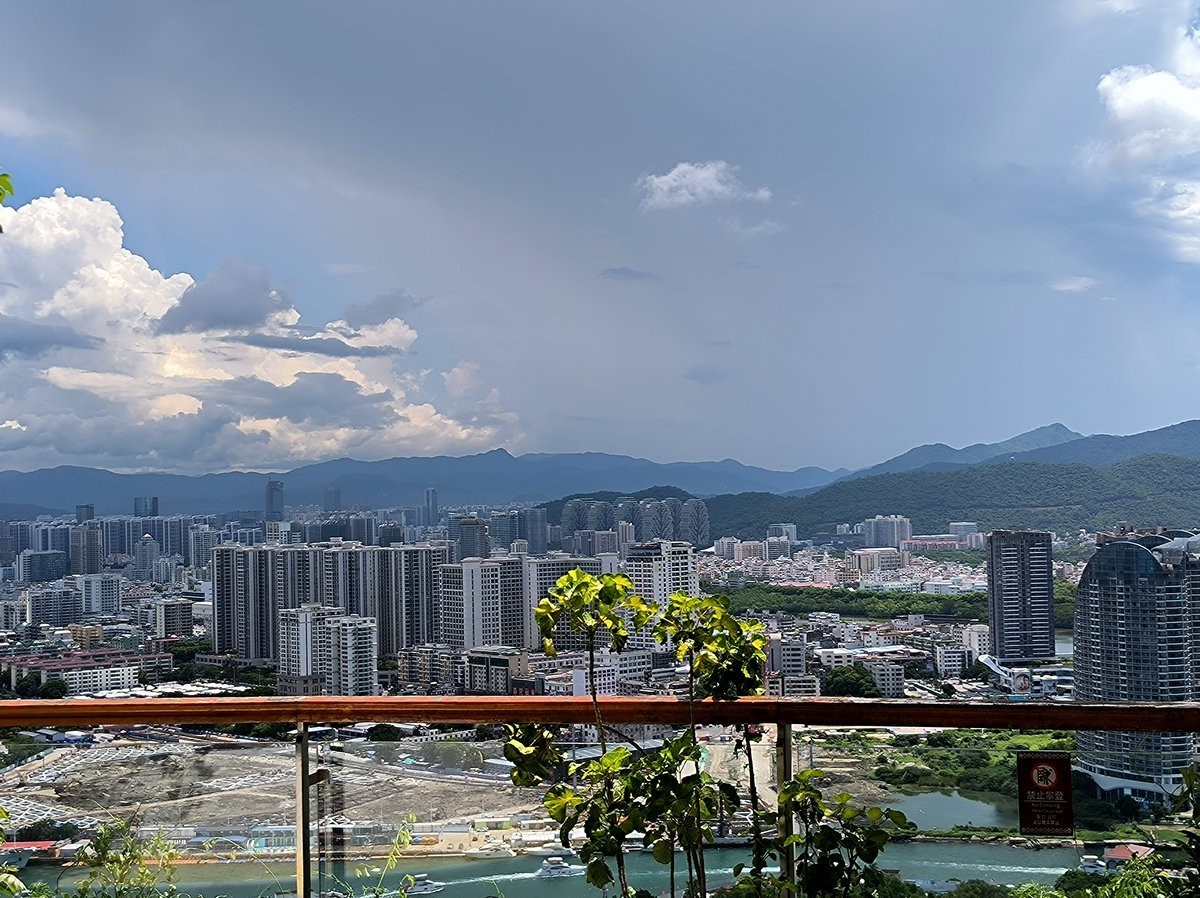 2024夏 海南环岛行（104）鹿回头上住一晚