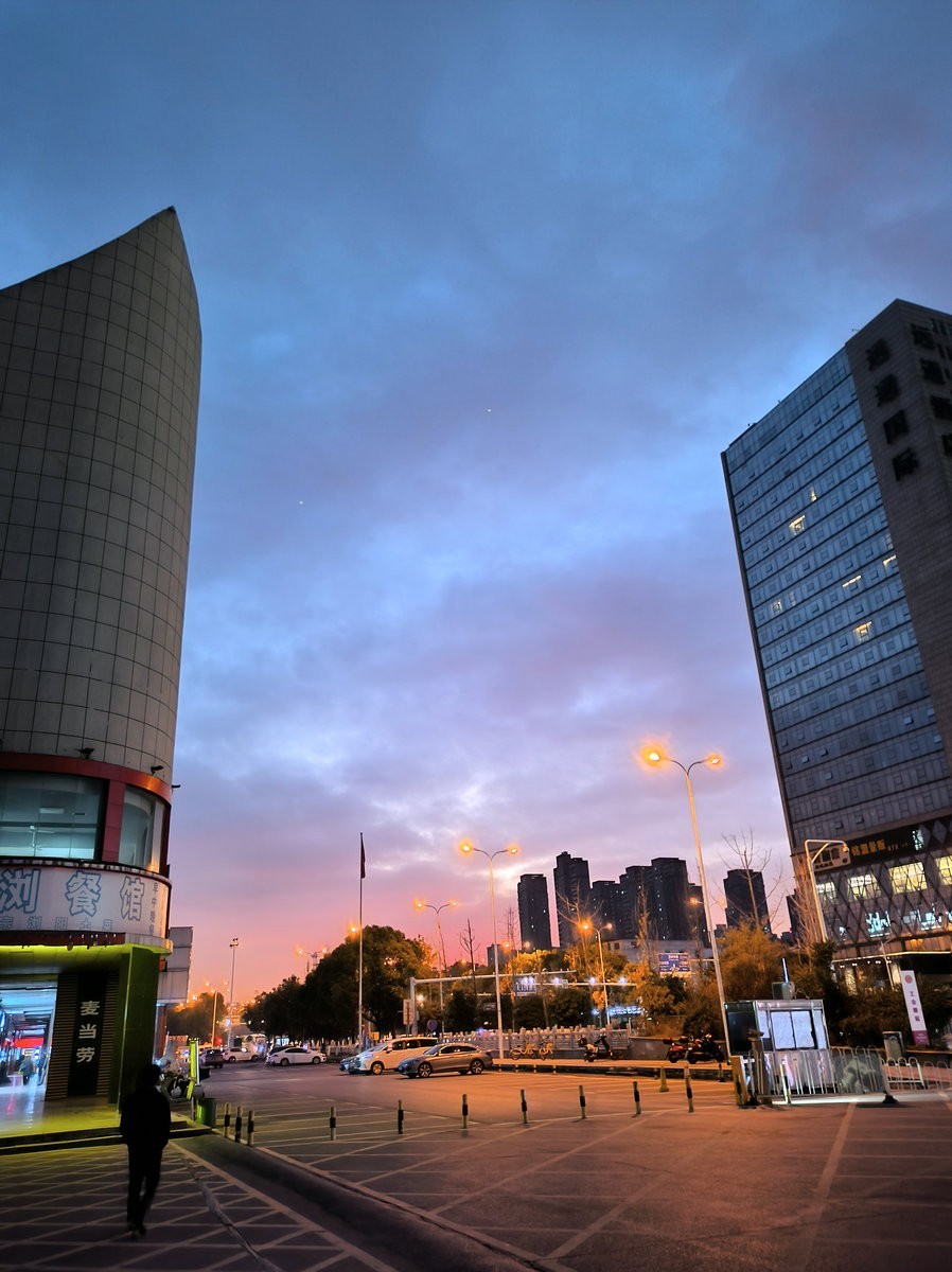 漫步星城 走街串巷（596）星城星辰