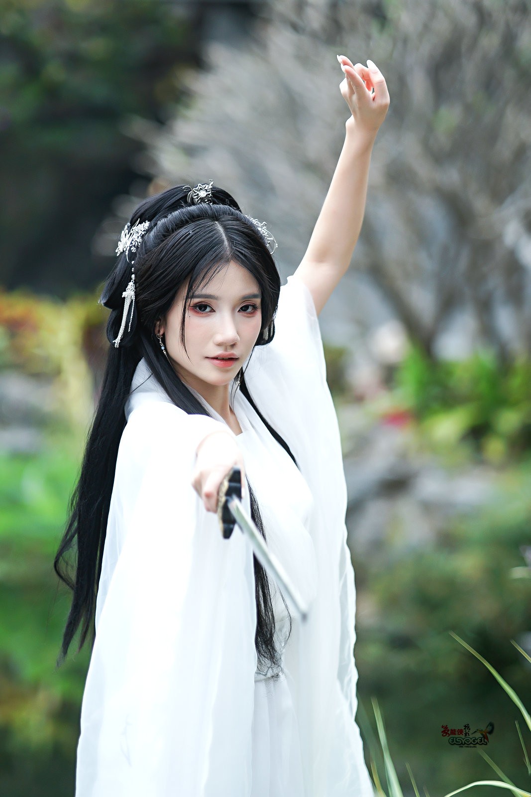 【白衣侠女】---周游