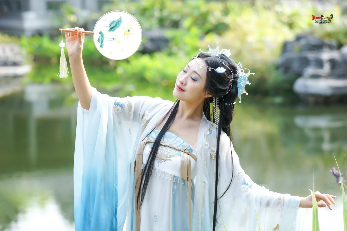 【蓝色人鱼美女】---银璐