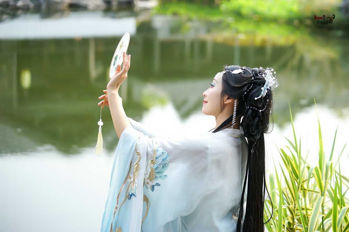 【蓝色人鱼美女】---银璐