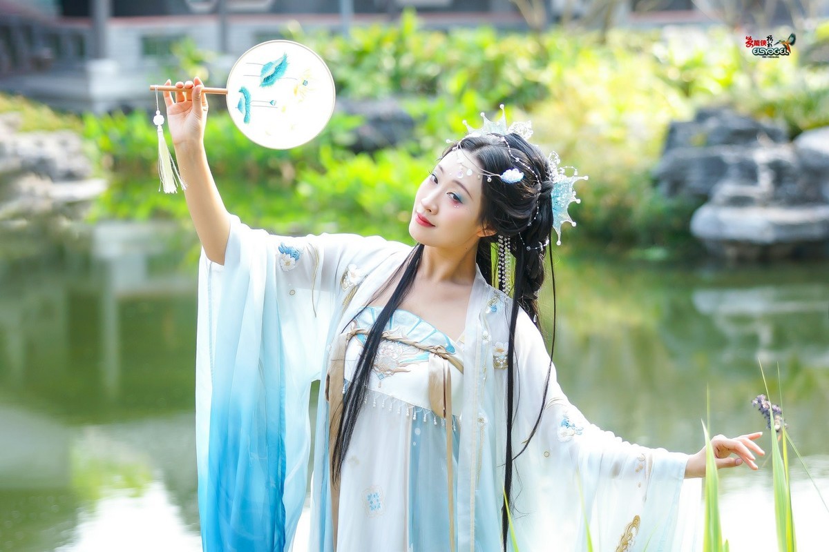 【蓝色人鱼美女】---银璐