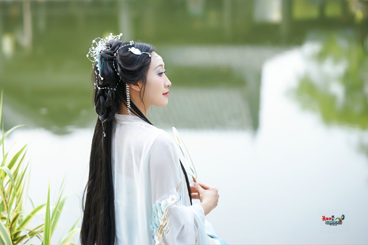 【蓝色人鱼美女】---银璐