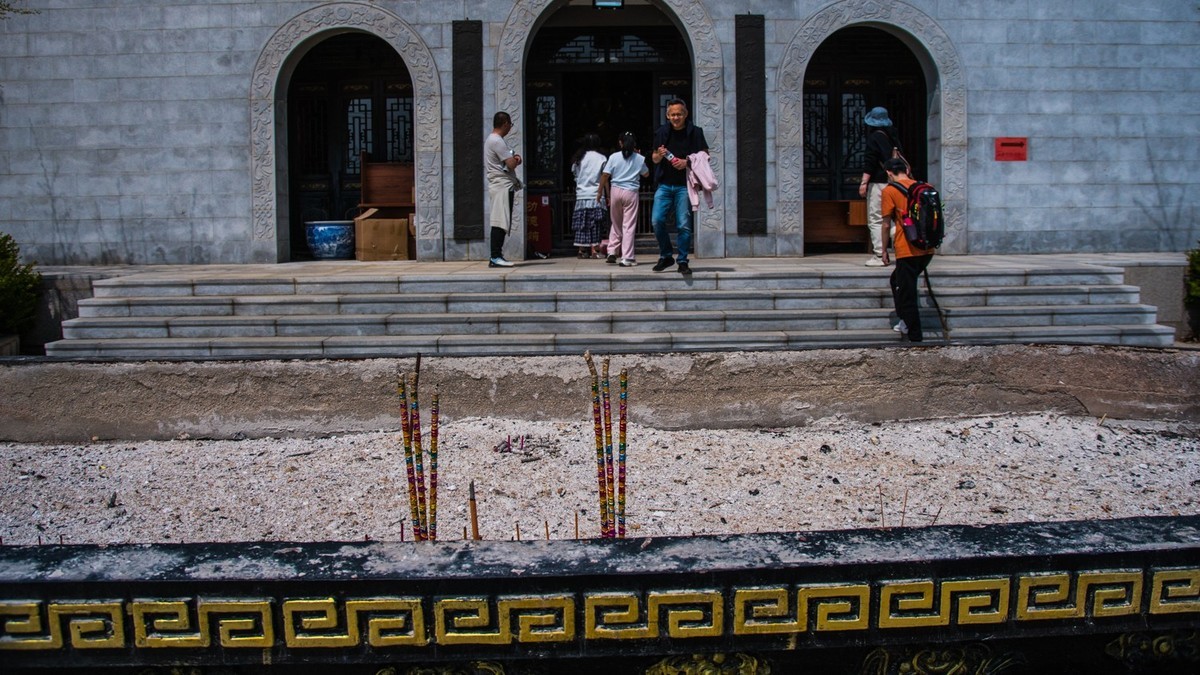大 黑 山 石 鼓 寺 之 二