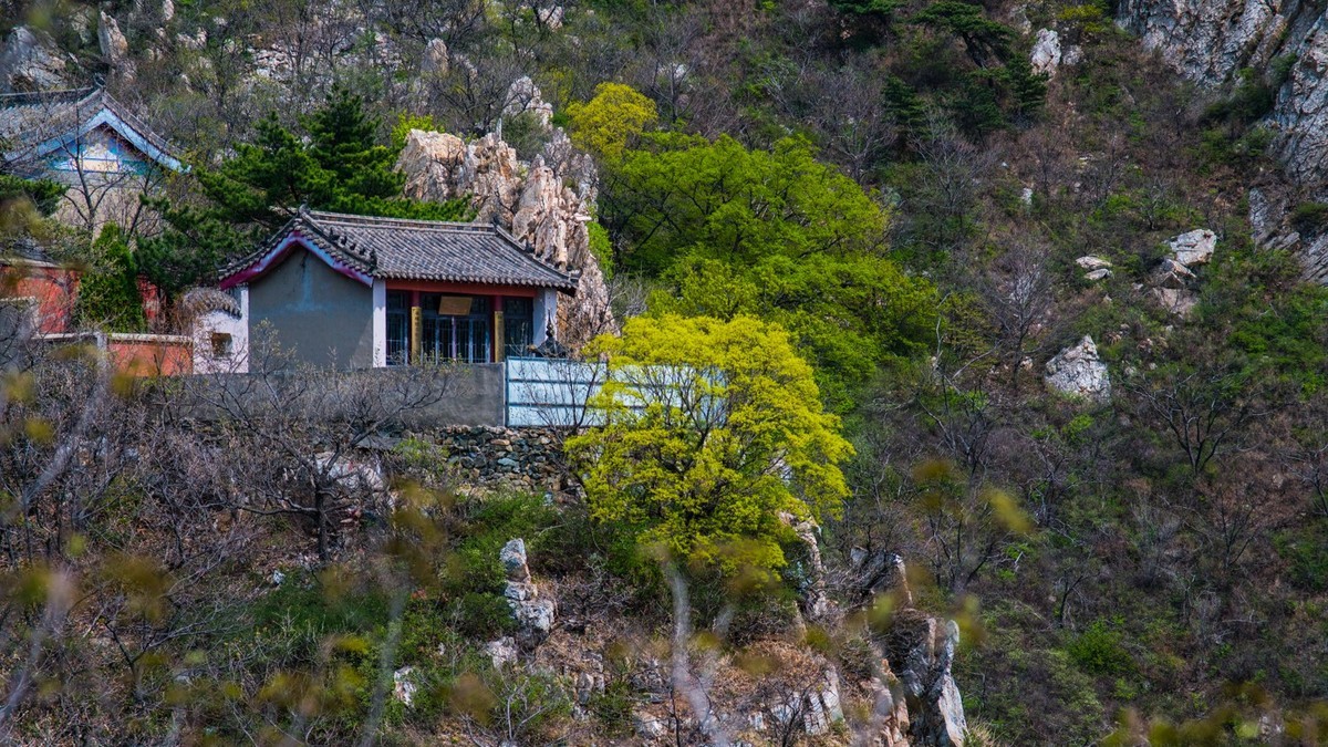 大 黑 山 石 鼓 寺 之 二