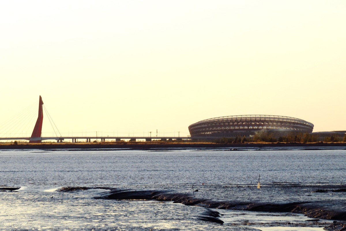 夕阳下隔河遥看对岸奥体中心