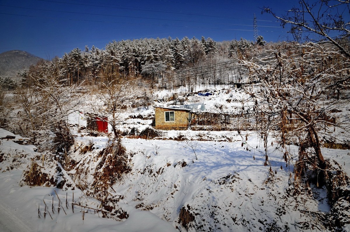 雪后山沟沟