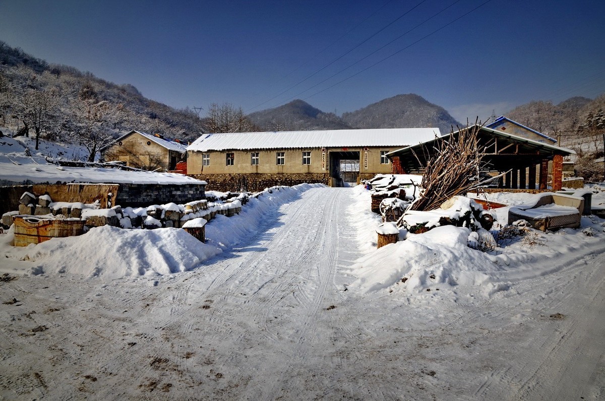 雪后山沟沟