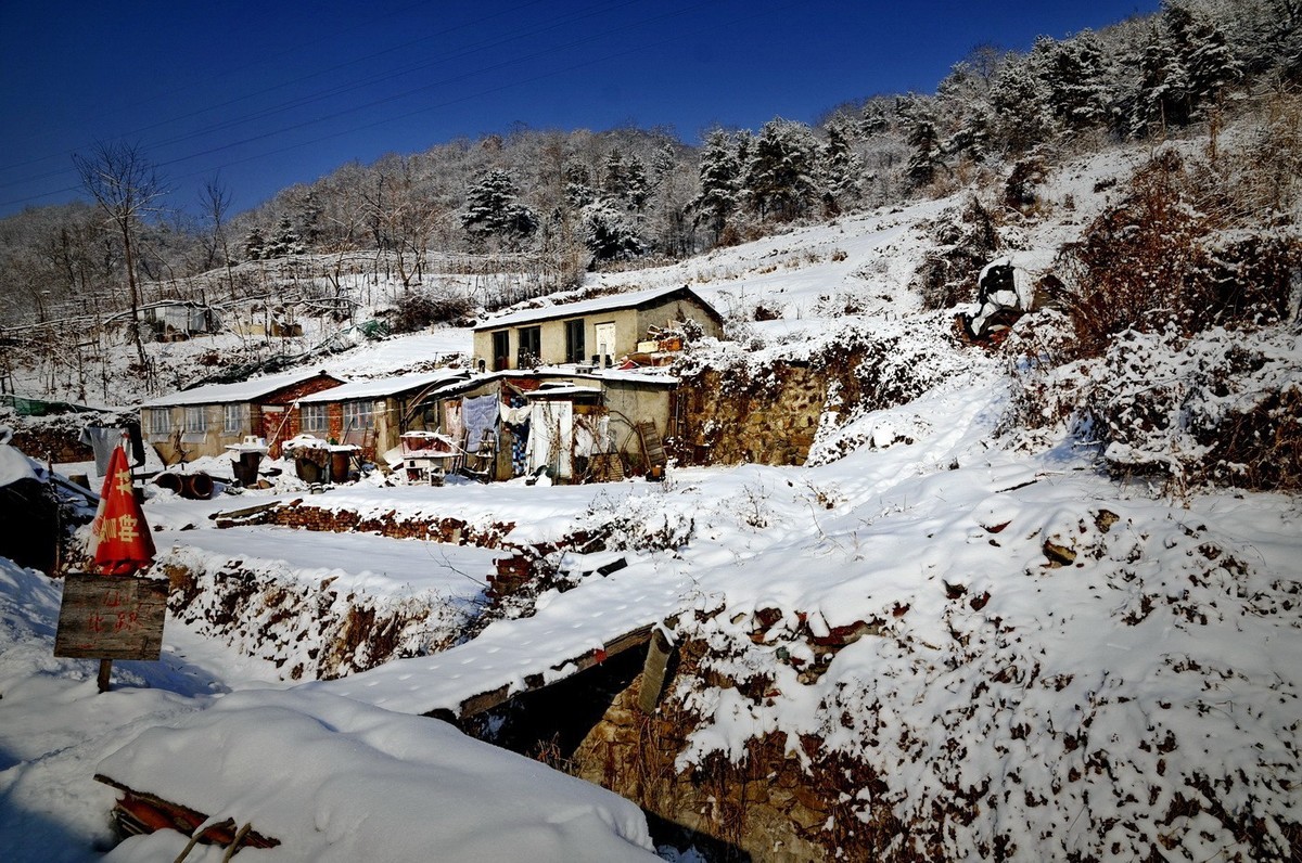 雪后山沟沟