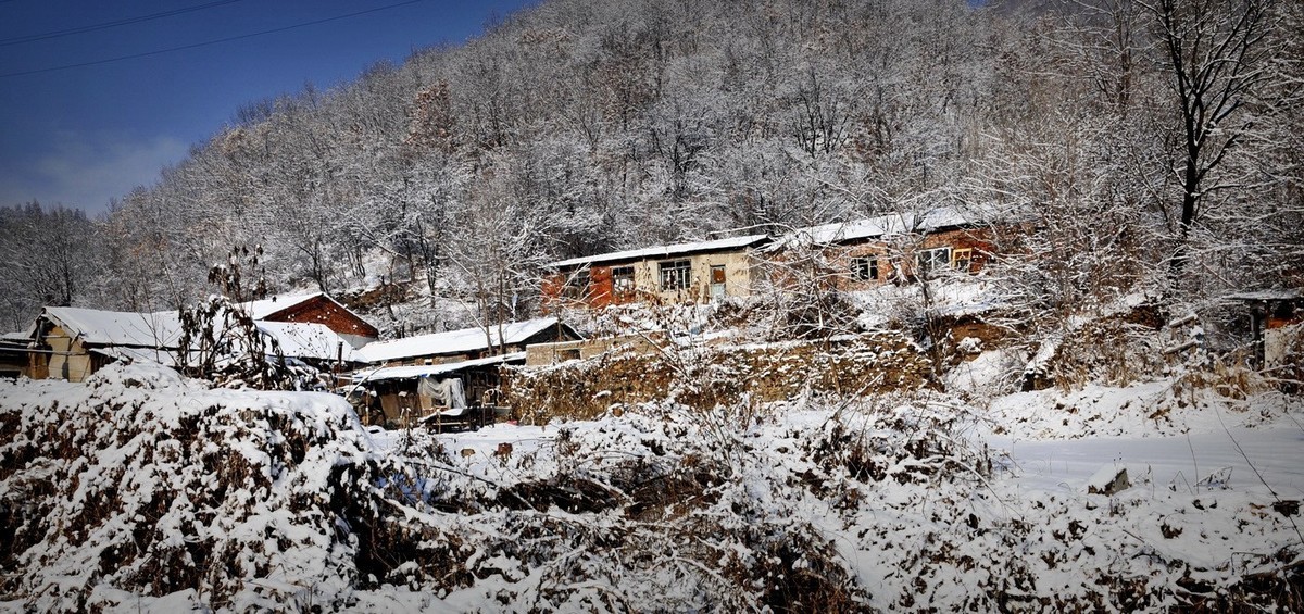 雪后山沟沟