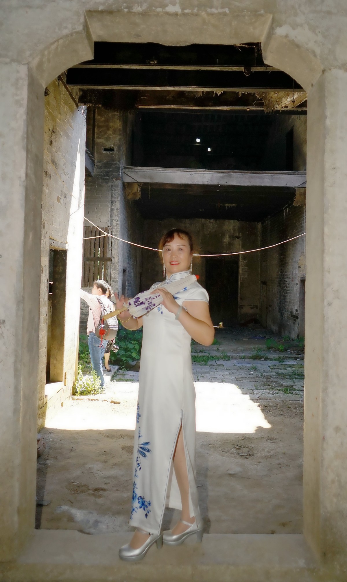 古镇羊楼洞休闲游的美女！