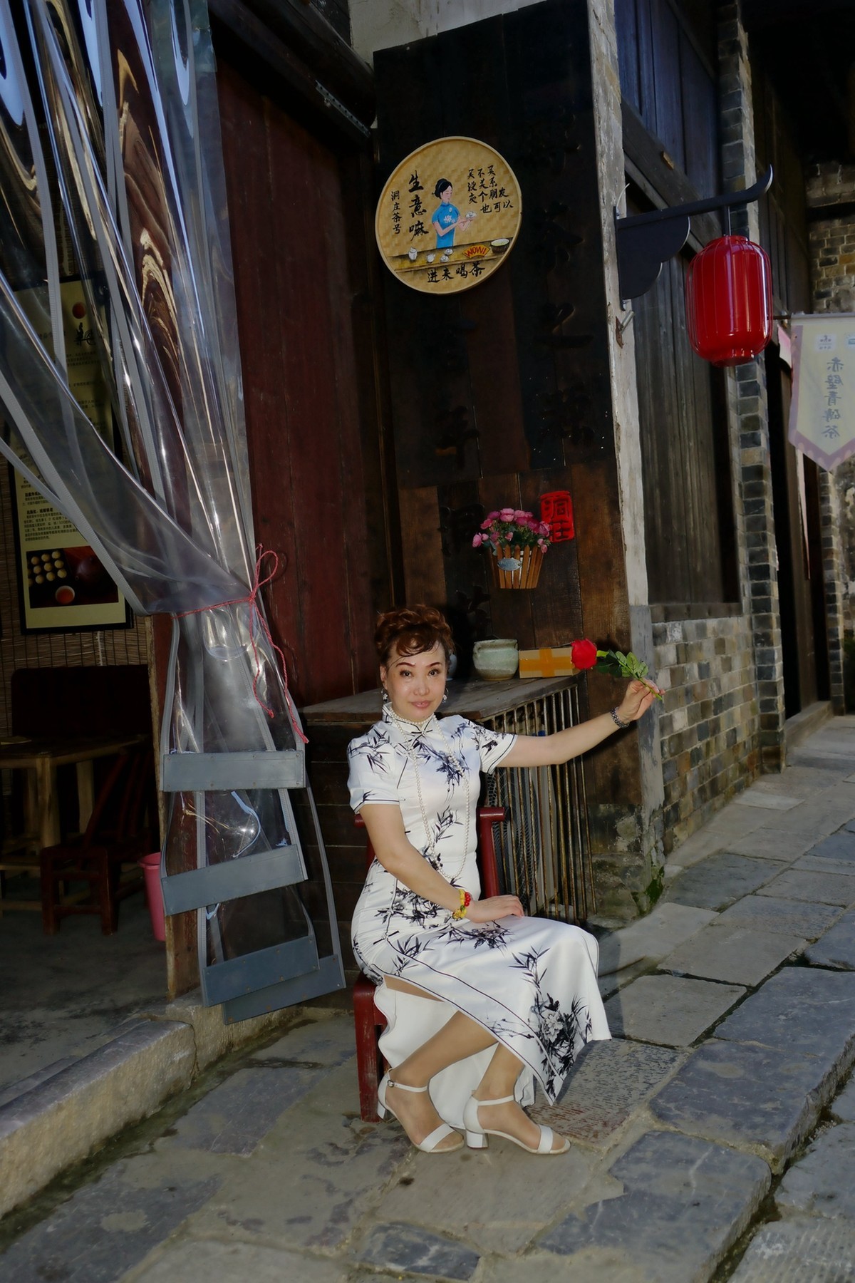 古镇羊楼洞休闲游的美女！