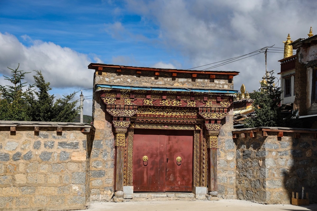香格里拉噶丹--松赞林寺4