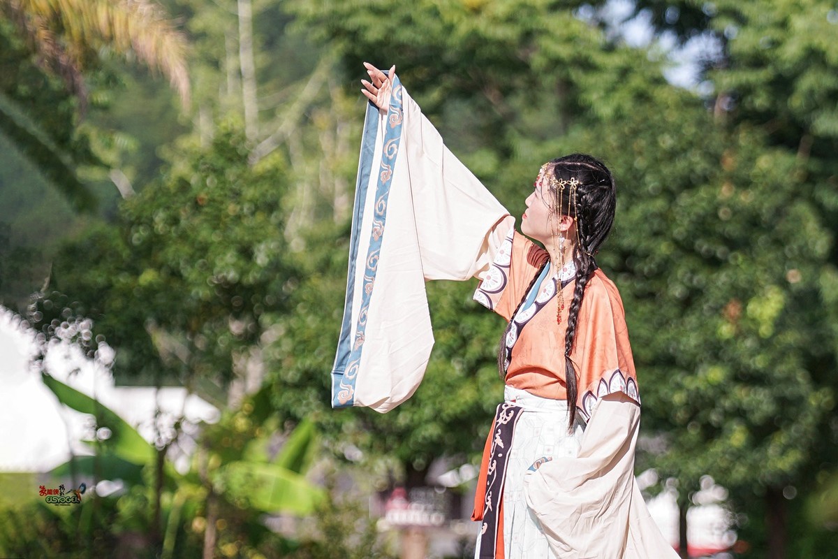 【天龙山神女】---娟娟