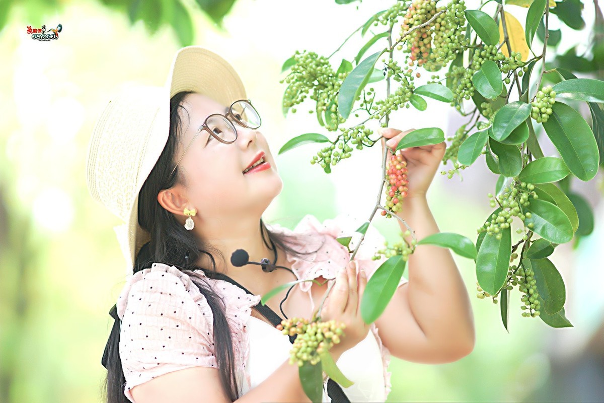 【夏日可爱美女】---婉儿