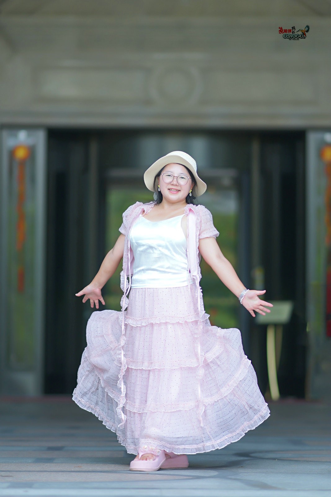 【夏日可爱美女】---婉儿