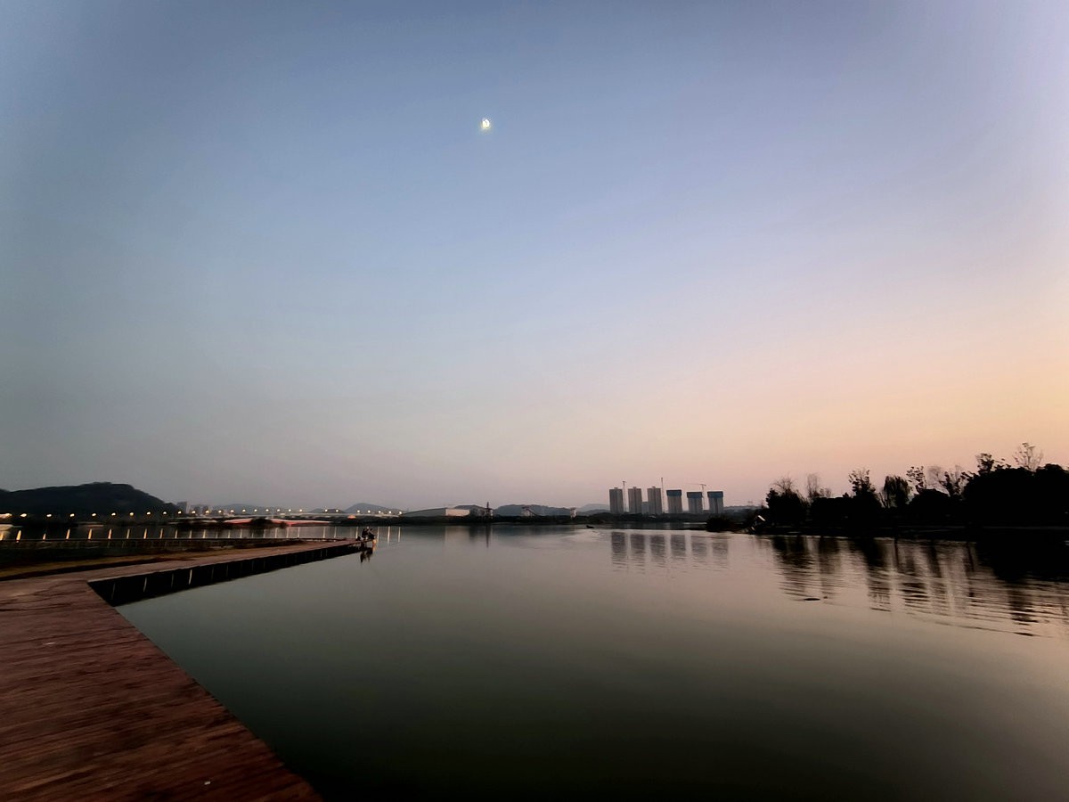 漫步星城 走街串巷（519）日暮九华湖