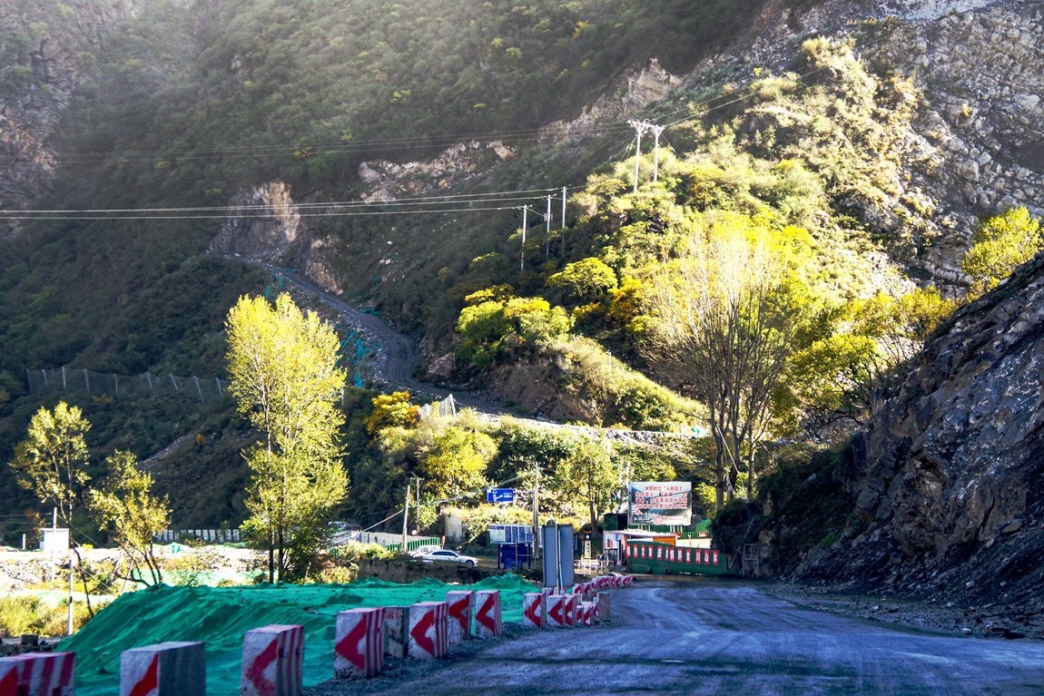 金秋川西行摄【21】黑水至金川