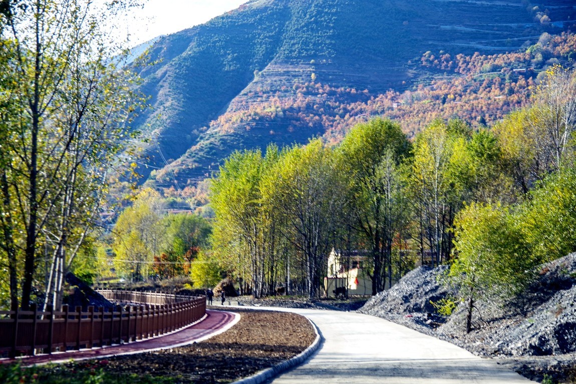 金秋川西行摄【21】黑水至金川