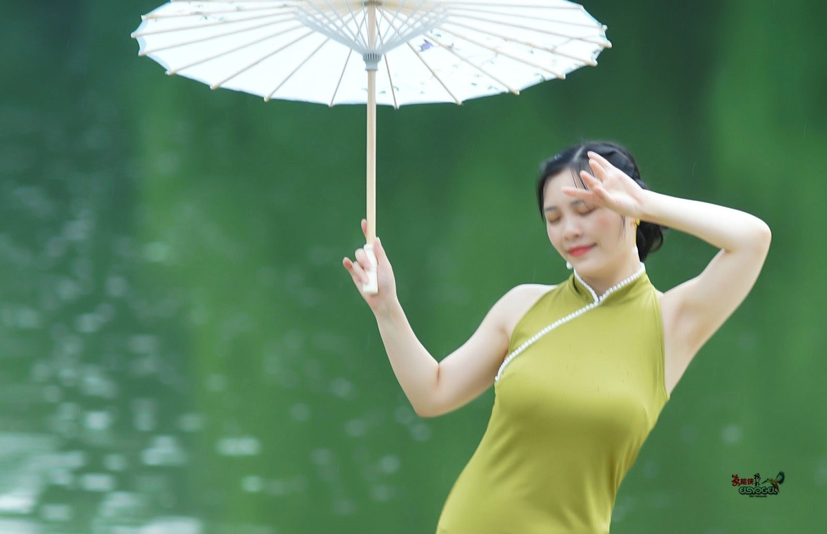 【旗艺韵律】-- 佳佳