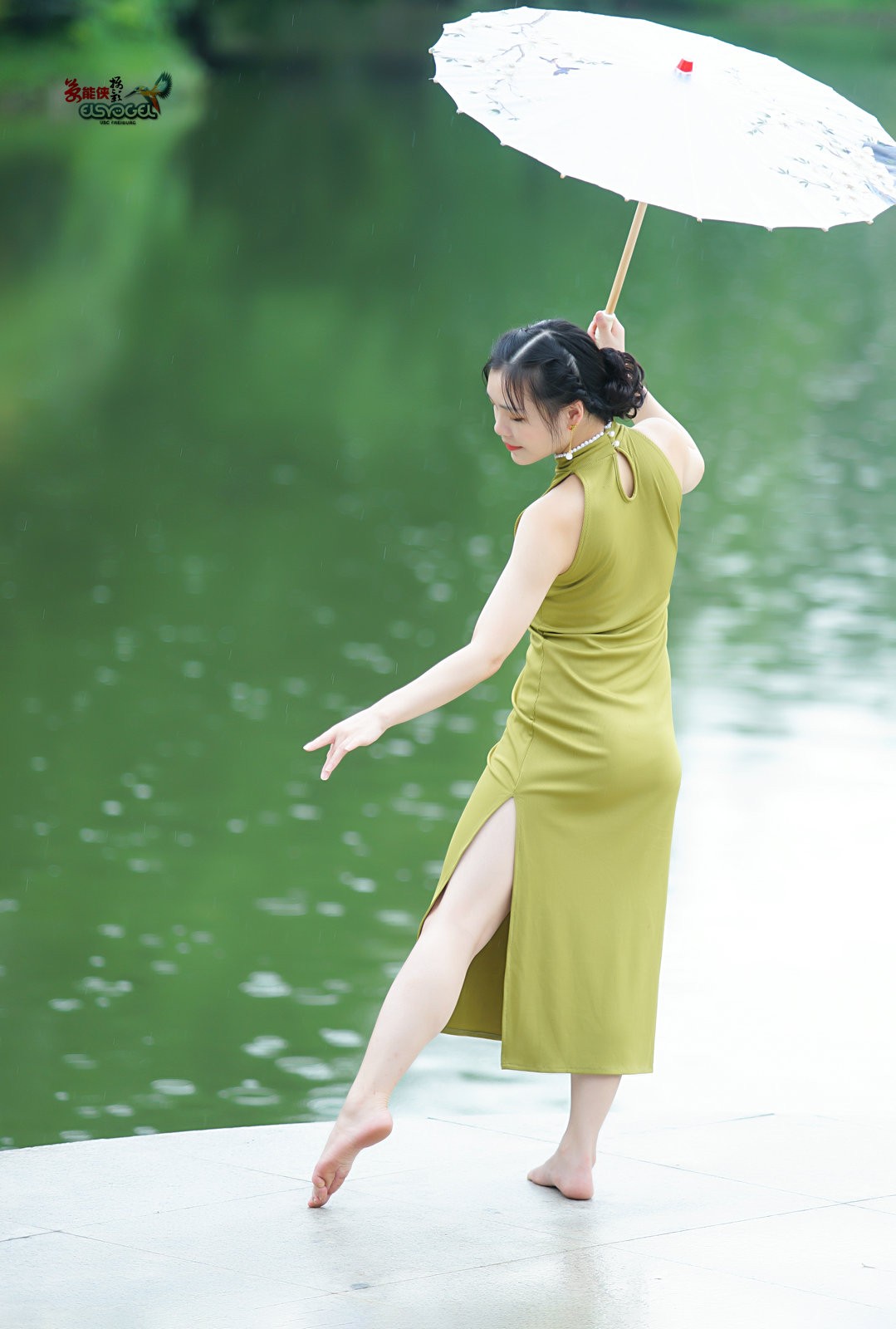 【旗艺韵律】-- 佳佳