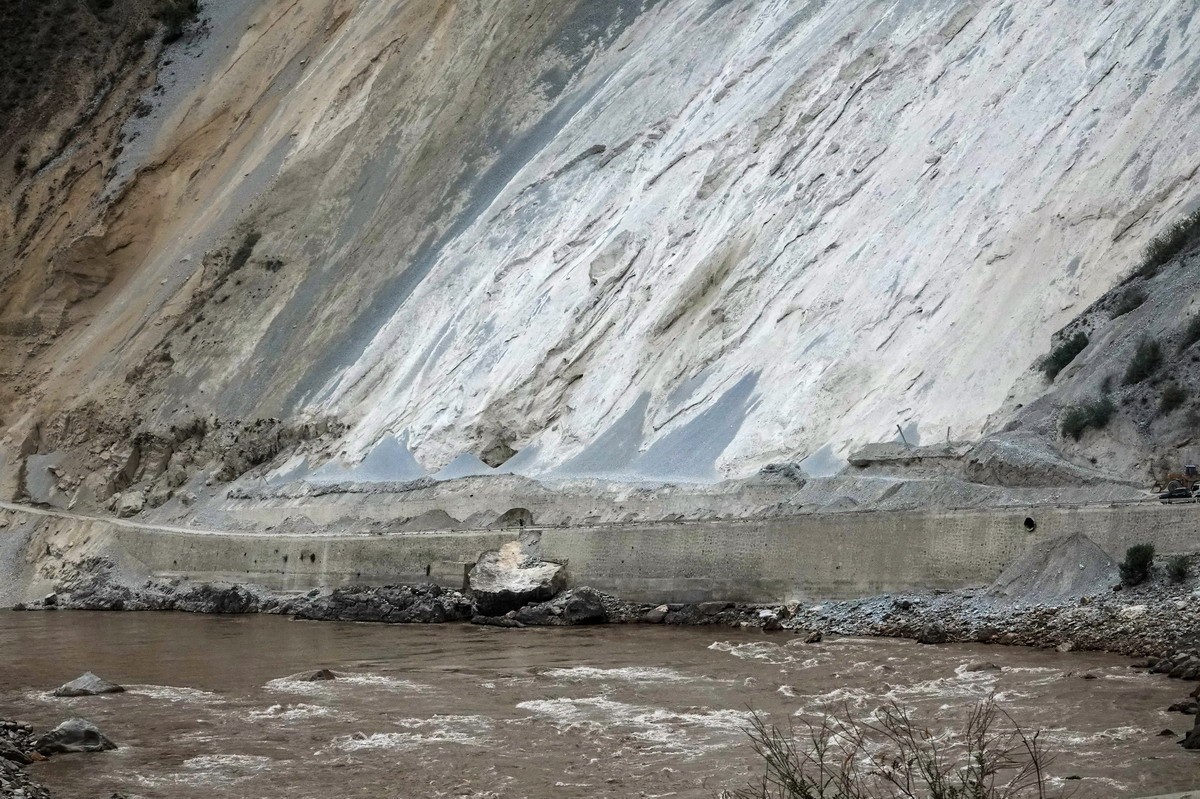 西行散记——察瓦龙至丙中洛公路2---大流沙