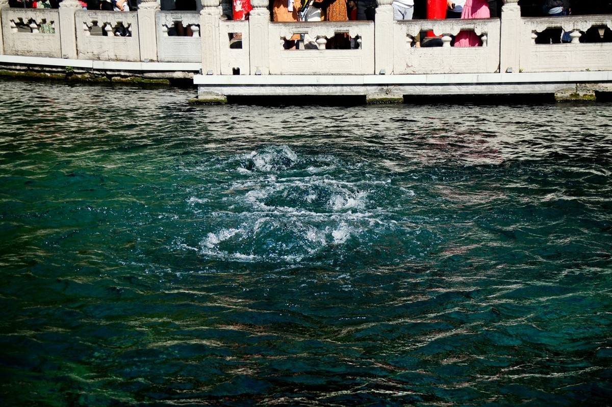 趵突泉——秋水伊人