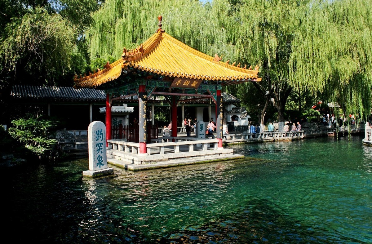 趵突泉——秋水伊人