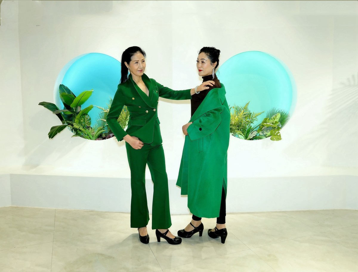 室内环境人像---时装秀的美女们！