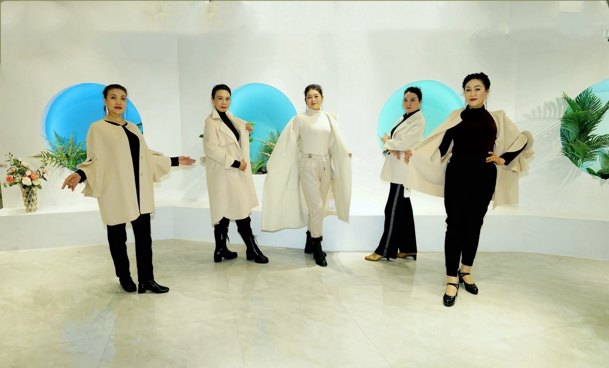 室内环境人像---时装秀的美女们！