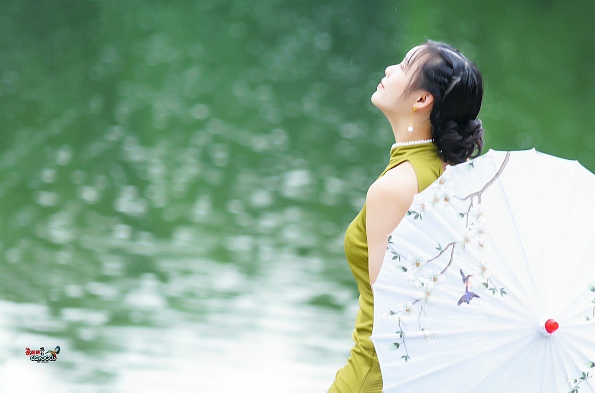 【旗艺韵律】-- 佳佳