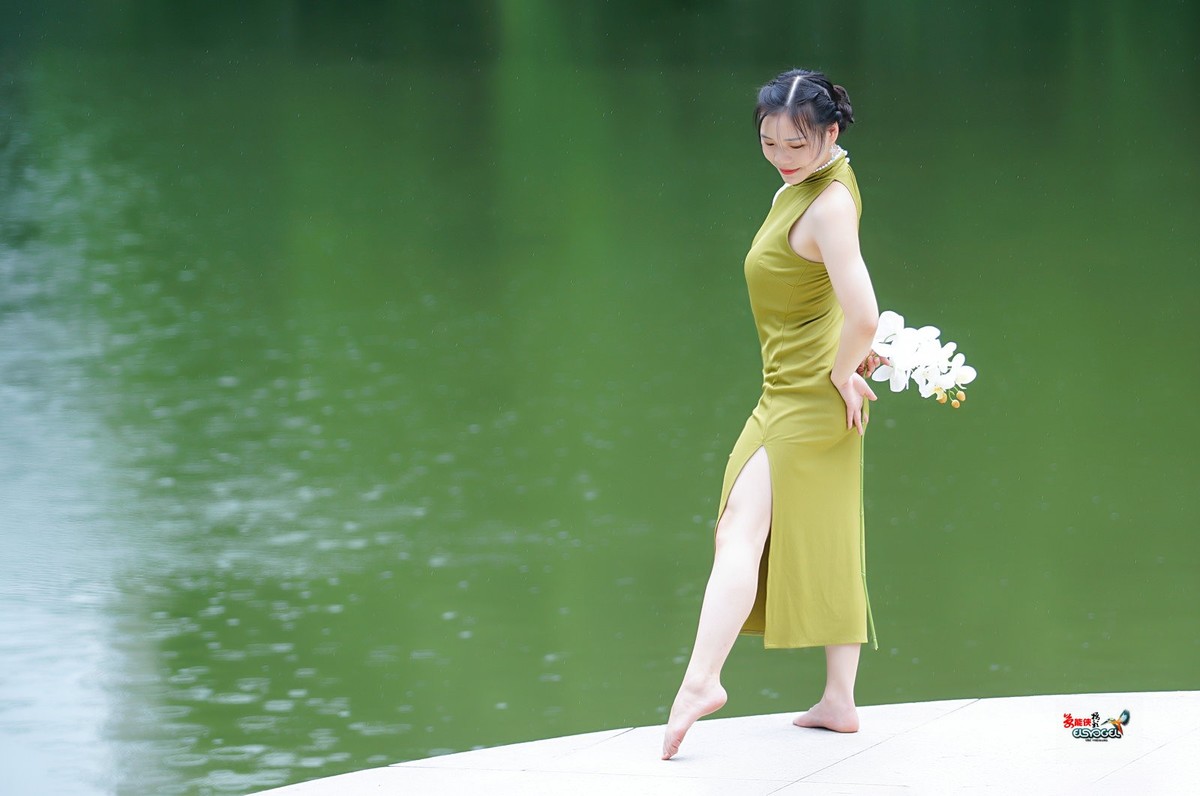 【旗艺韵律】-- 佳佳