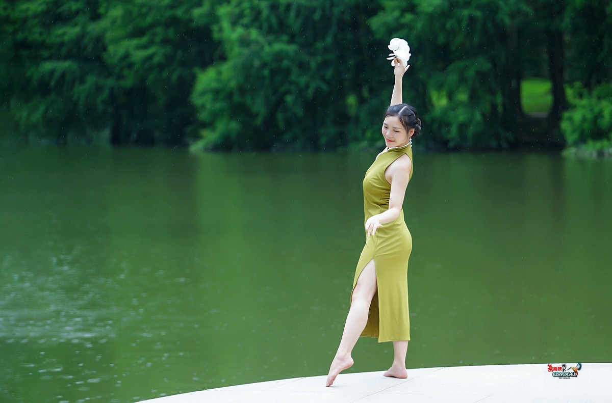 【旗艺韵律】-- 佳佳