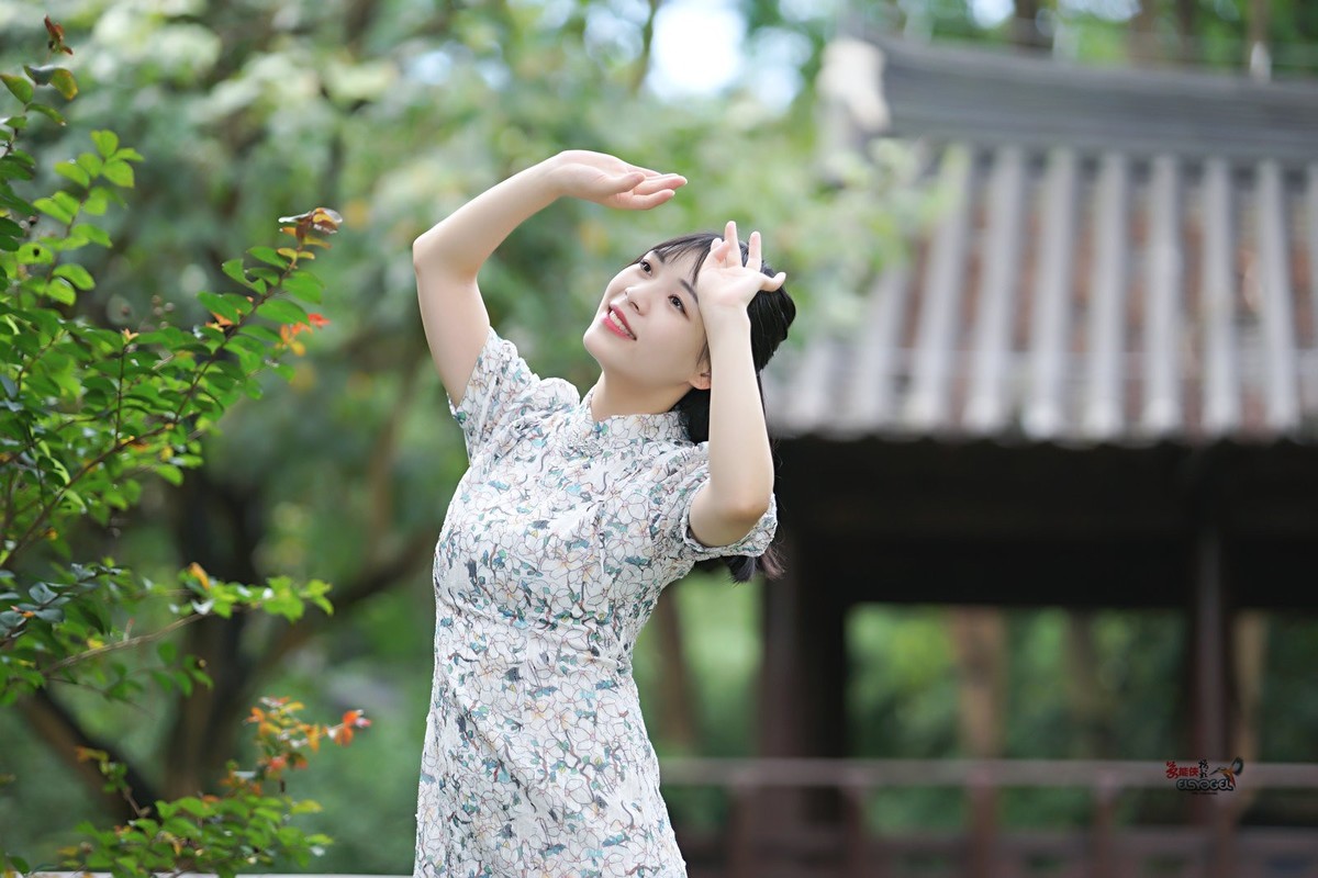 【烟雨江南美人】---佳佳