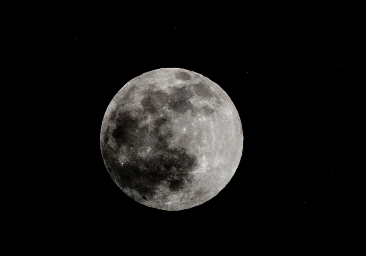 “海上生明月，天涯共此时”——祝师友中秋快乐，顺利安康！！