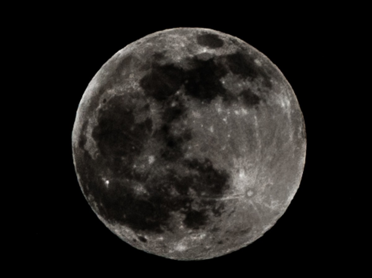 “海上生明月，天涯共此时”——祝师友中秋快乐，顺利安康！！