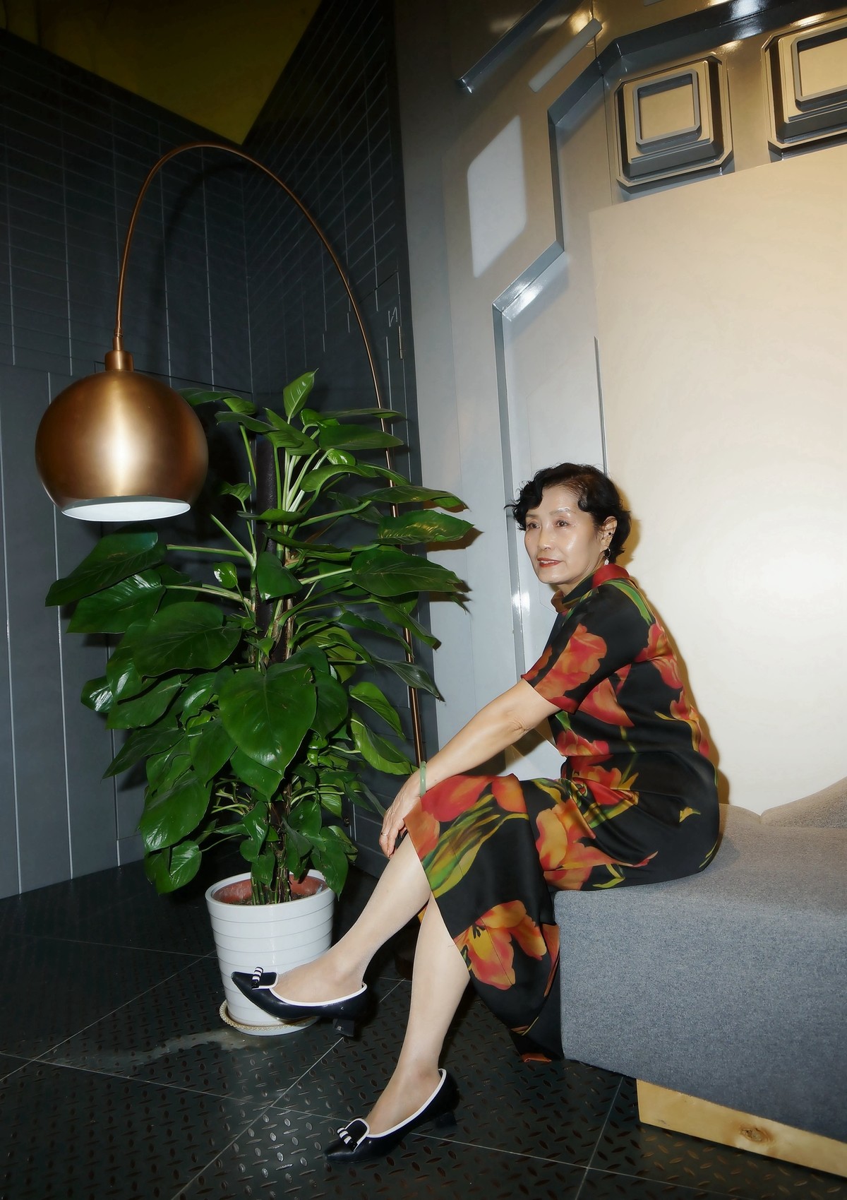 室内环境人像---K11商场休闲美女！