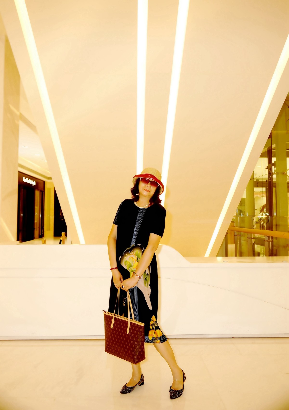 室内环境人像---K11商场休闲美女！