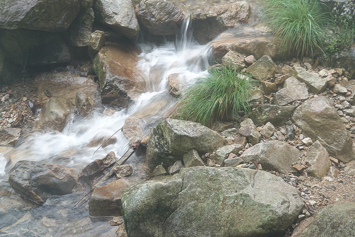 大别山雨中景色（2）