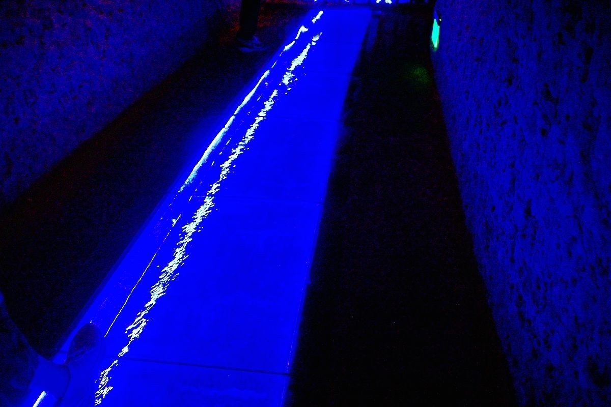 北 疆 游 { 吐 鲁 番 坎 儿 井 } { 113 }