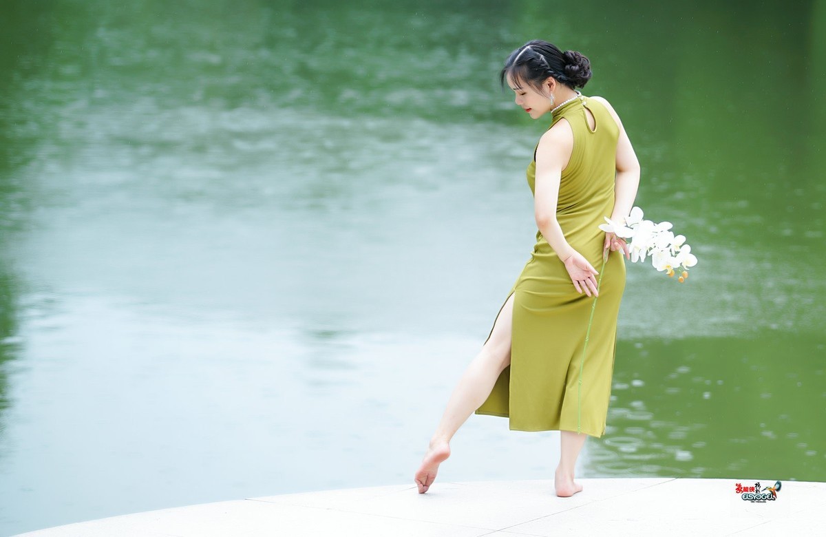 【旗艺韵律】-- 佳佳