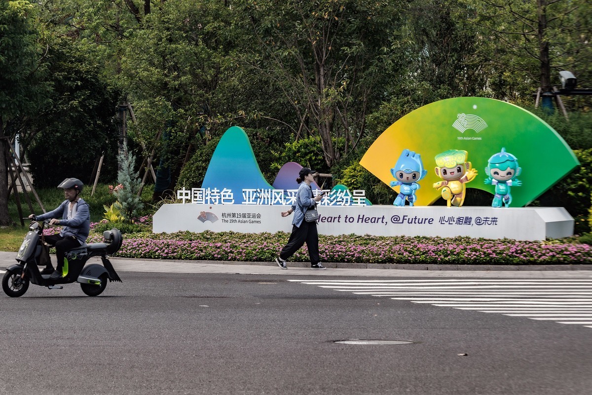 登上北高峰一揽杭城景