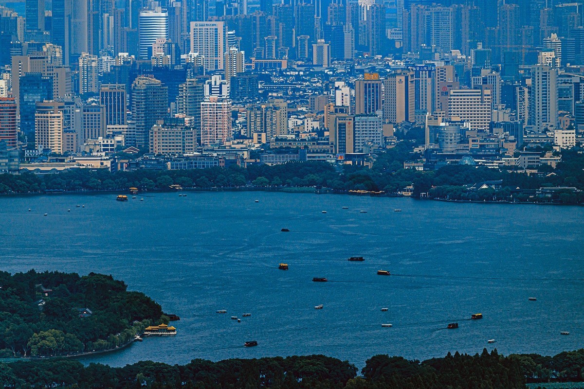 登上北高峰一揽杭城景