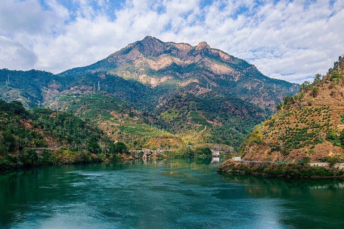 几张陈旧的照片二滩电站景区