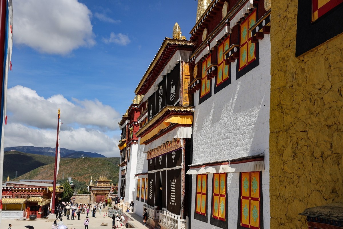 香格里拉噶丹--松赞林寺5