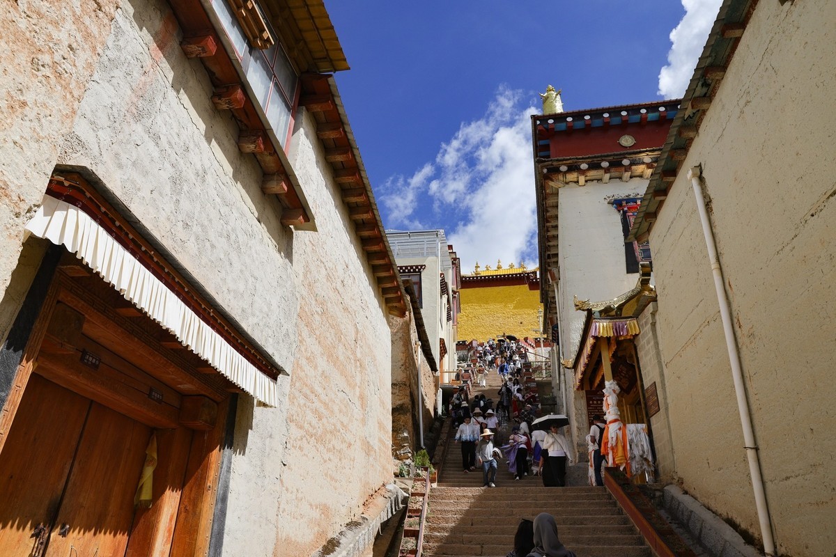香格里拉噶丹--松赞林寺5