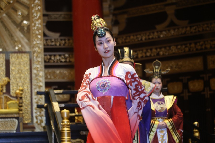 高温下的洛阳随唐洛阳城演艺和风景