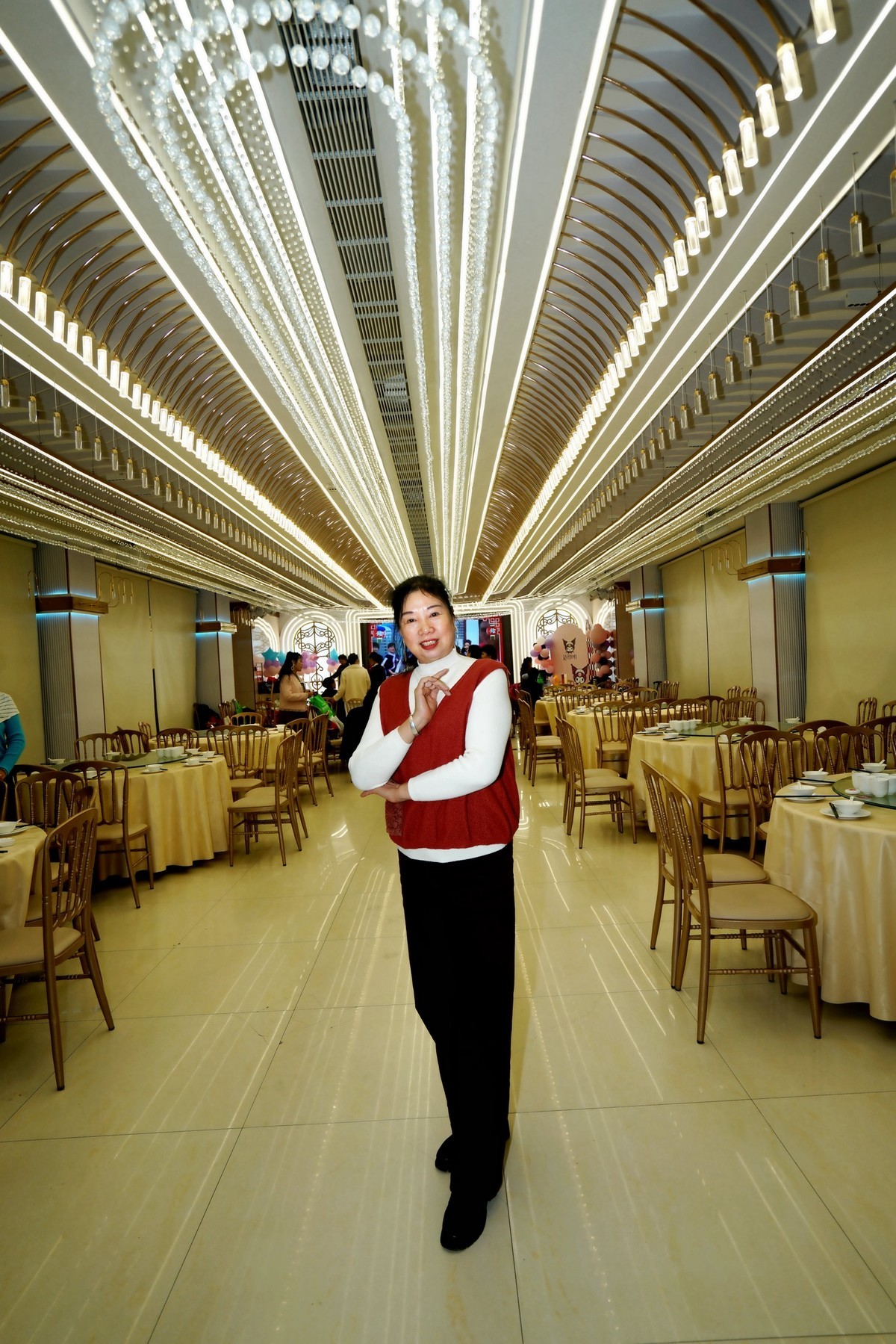 室内环境人像---周年庆典上的美女！