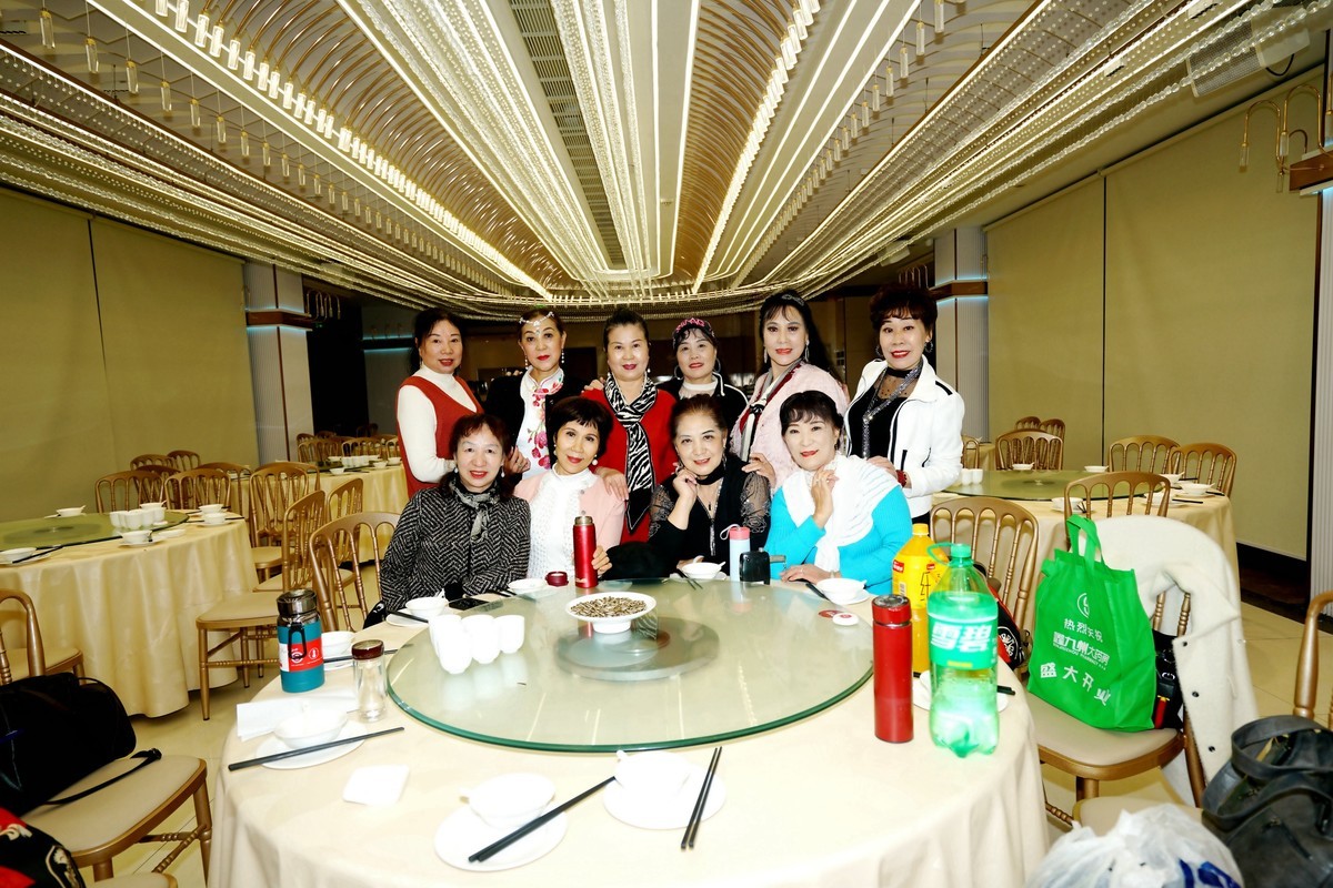 室内环境人像---周年庆典上的美女！